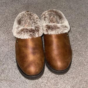 BOBS from Sketchers Keepsakes R E M Slippers